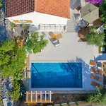 Porto Manera, Summer House Sevid *