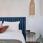 Porto Manera, Summer House Sevid