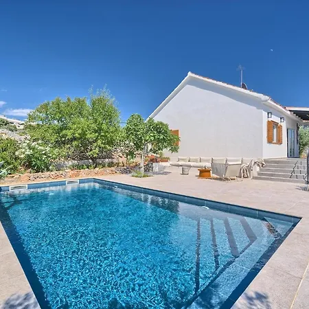 Porto Manera, Summer House Sevid