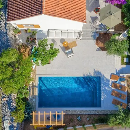 Porto Manera, Summer House Sevid *