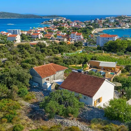 Porto Manera, Summer House Sevid