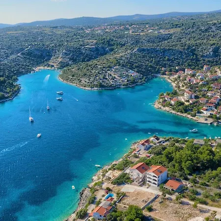 Porto Manera, Summer House Sevid Villa