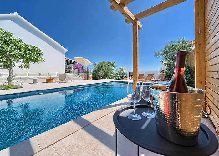 Porto Manera, Summer House Sevid Villa