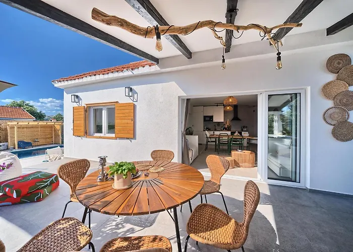 Porto Manera, Summer House Sevid *