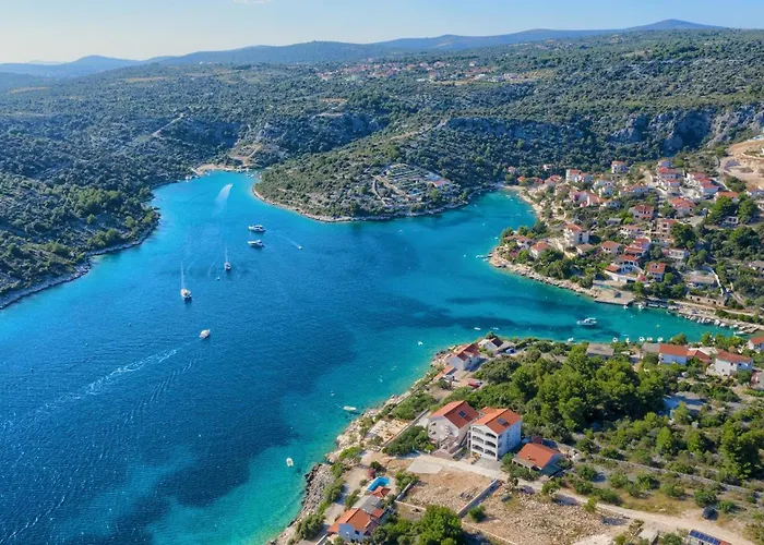 Porto Manera, Summer House Sevid Villa